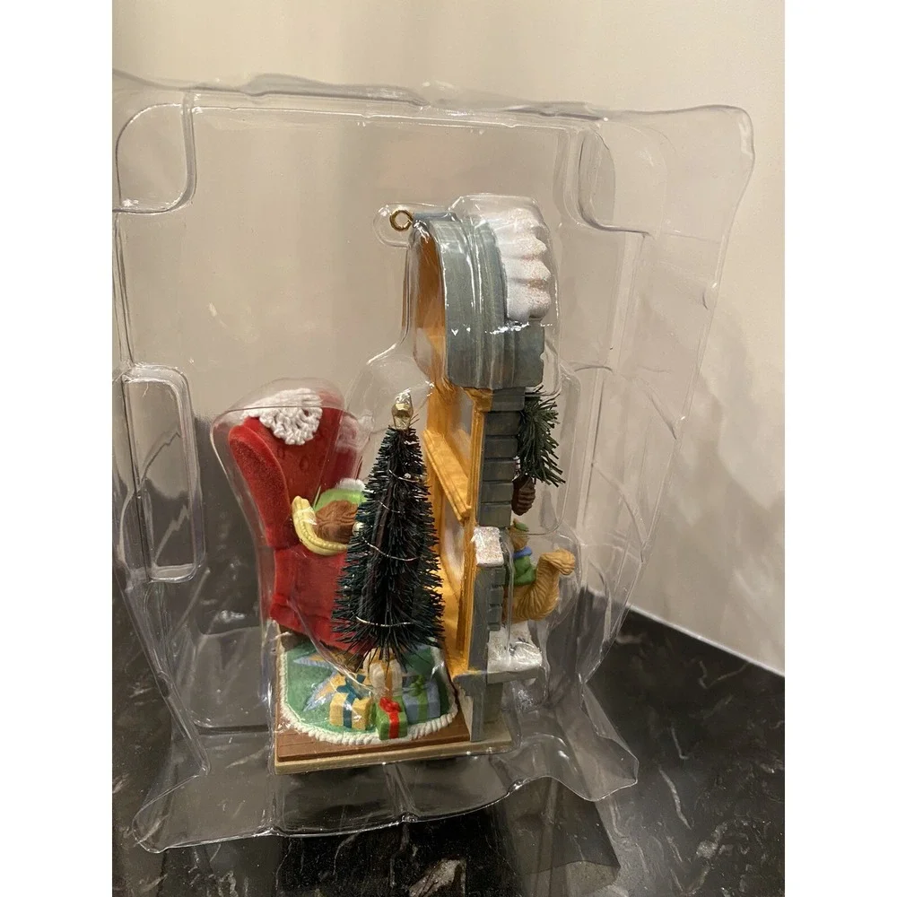 2003 Hallmark Keepsake Ornament Club Christmas Window 2003 Series Edition 1st